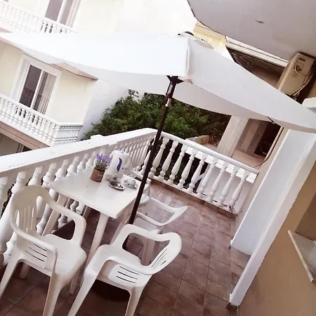 Sakis Guest house