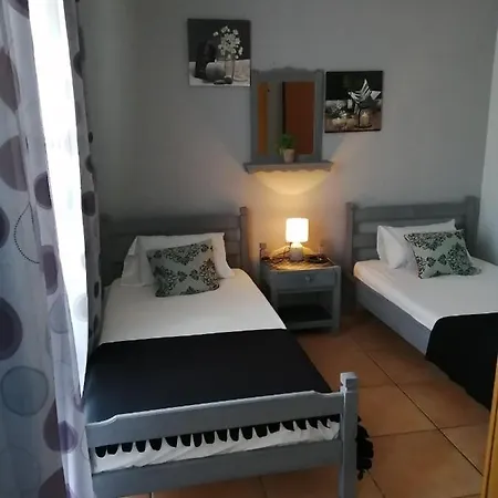 Sakis Guest house *