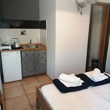 Sakis Guest house