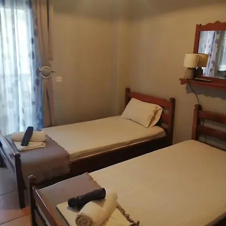Sakis Guest house *