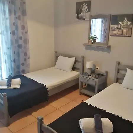 Sakis Guest house *